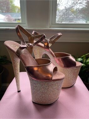 Pleaser Flamingo-810LG Rose Gold Metallic Ankle Strap Sandals (Size 9)